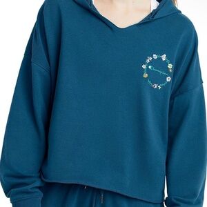 Women’s Cropped Hoodie